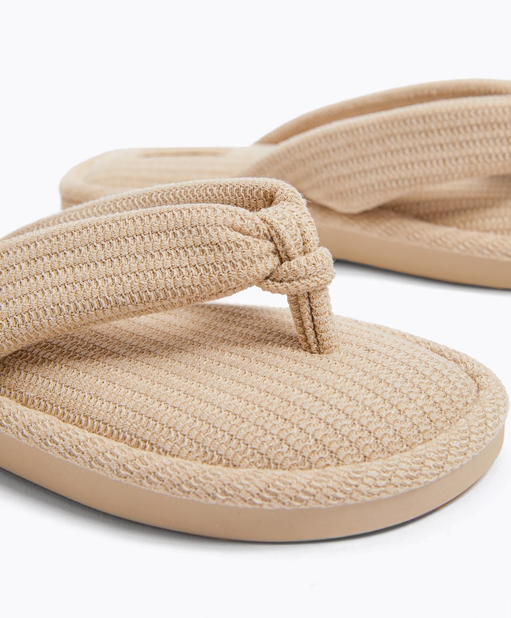 Beige Oysho Texture Thong Sandals | OAGN35980