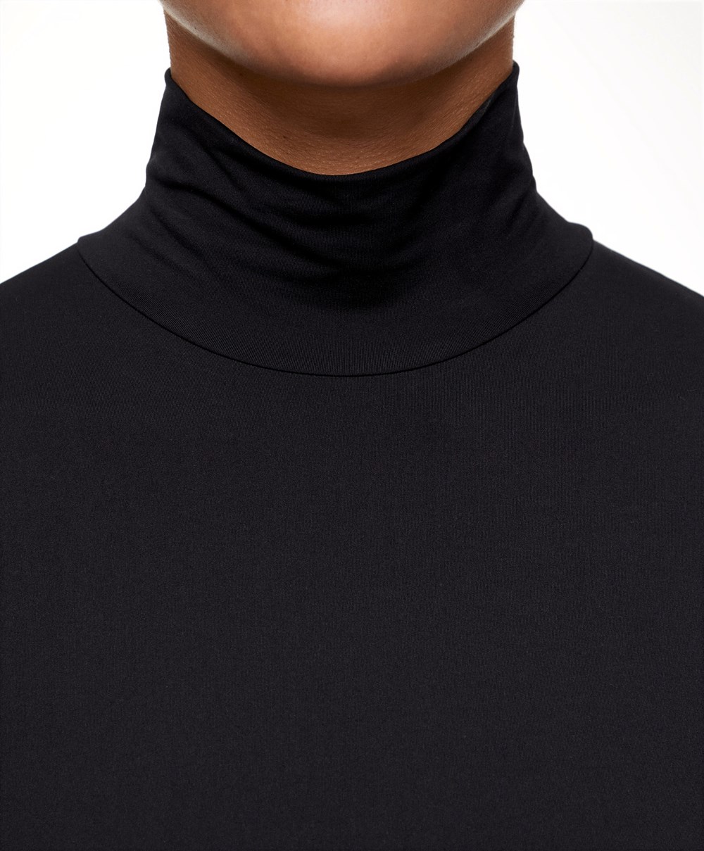 Black Oysho Cropped T-shirt With Raised Neck | ZNFY58346