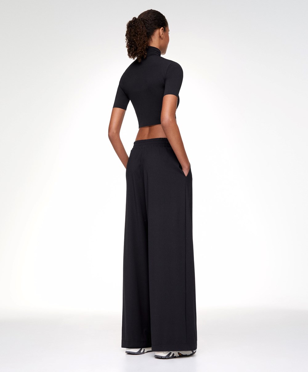 Black Oysho Cropped T-shirt With Raised Neck | ZNFY58346