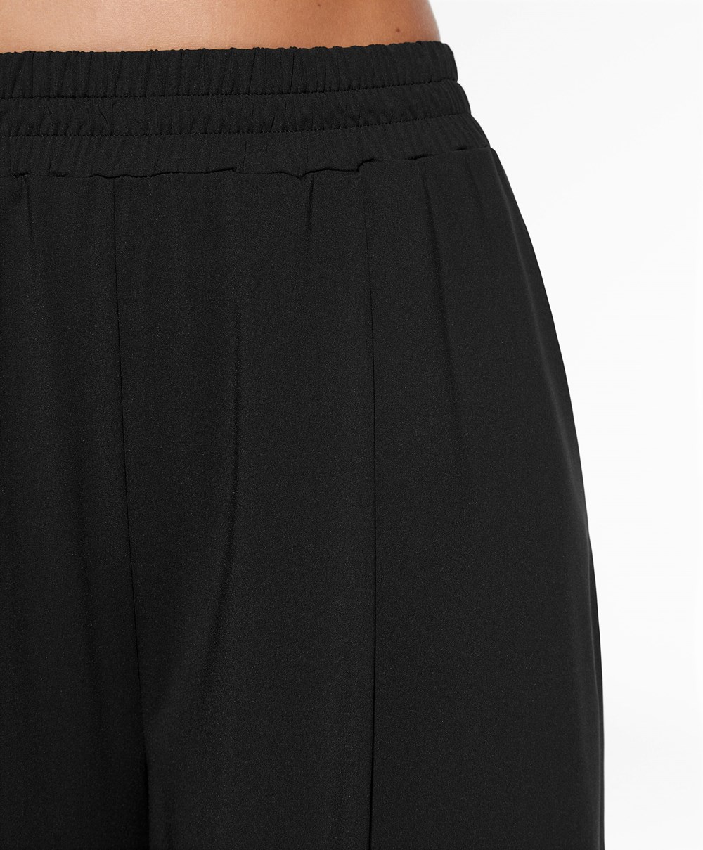 Black Oysho Light Touch Oversize Straight-leg Trousers | EUIK35784