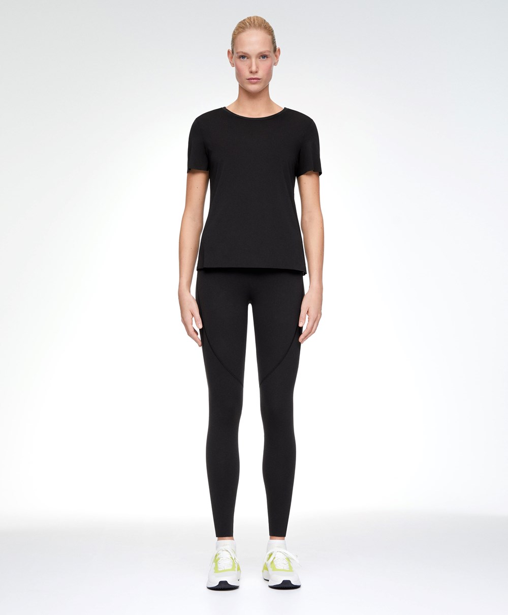 Black Oysho Microperforated Short-sleeved Technical T-shirt | ZNPL60493