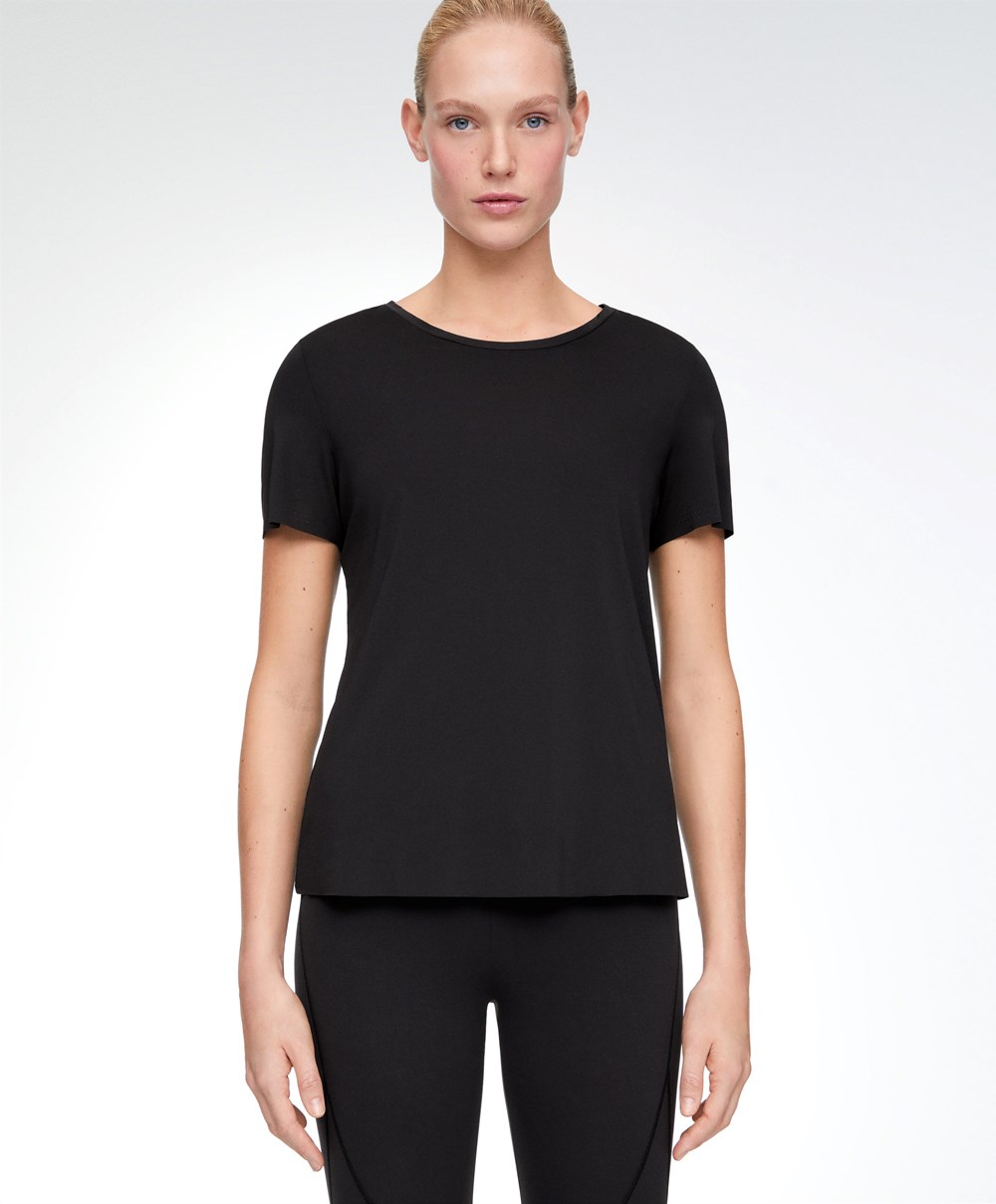 Black Oysho Microperforated Short-sleeved Technical T-shirt | ZNPL60493