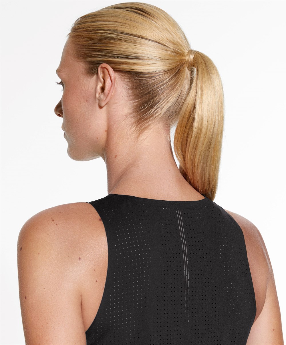 Black Oysho Microperforated Technical Sleeveless T-shirt | OGPR78149