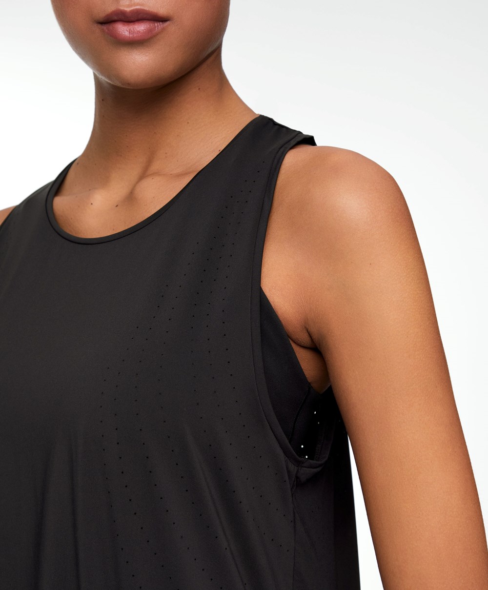 Black Oysho Microperforated Technical Sleeveless T-shirt | VWXI14576