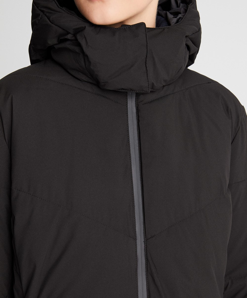 Black Oysho Primaloft® Coat | ISAT45296