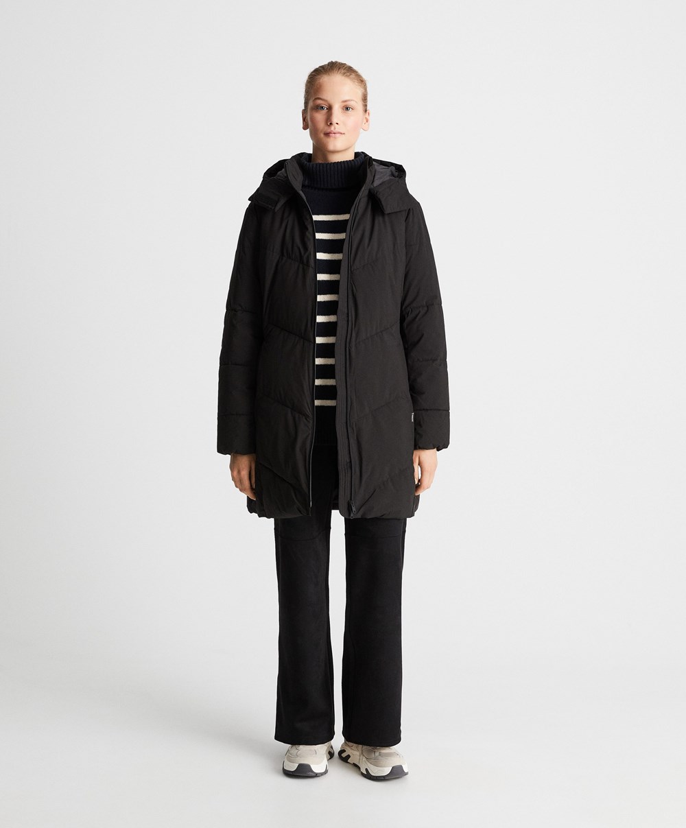 Black Oysho Primaloft® Coat | ISAT45296