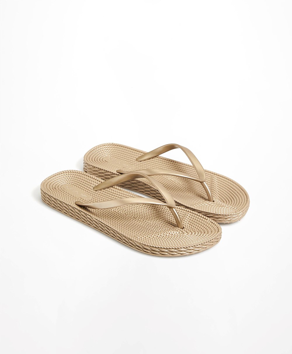 Gold Coloured Oysho Gold Textured Beach Sandals | CYPG92761