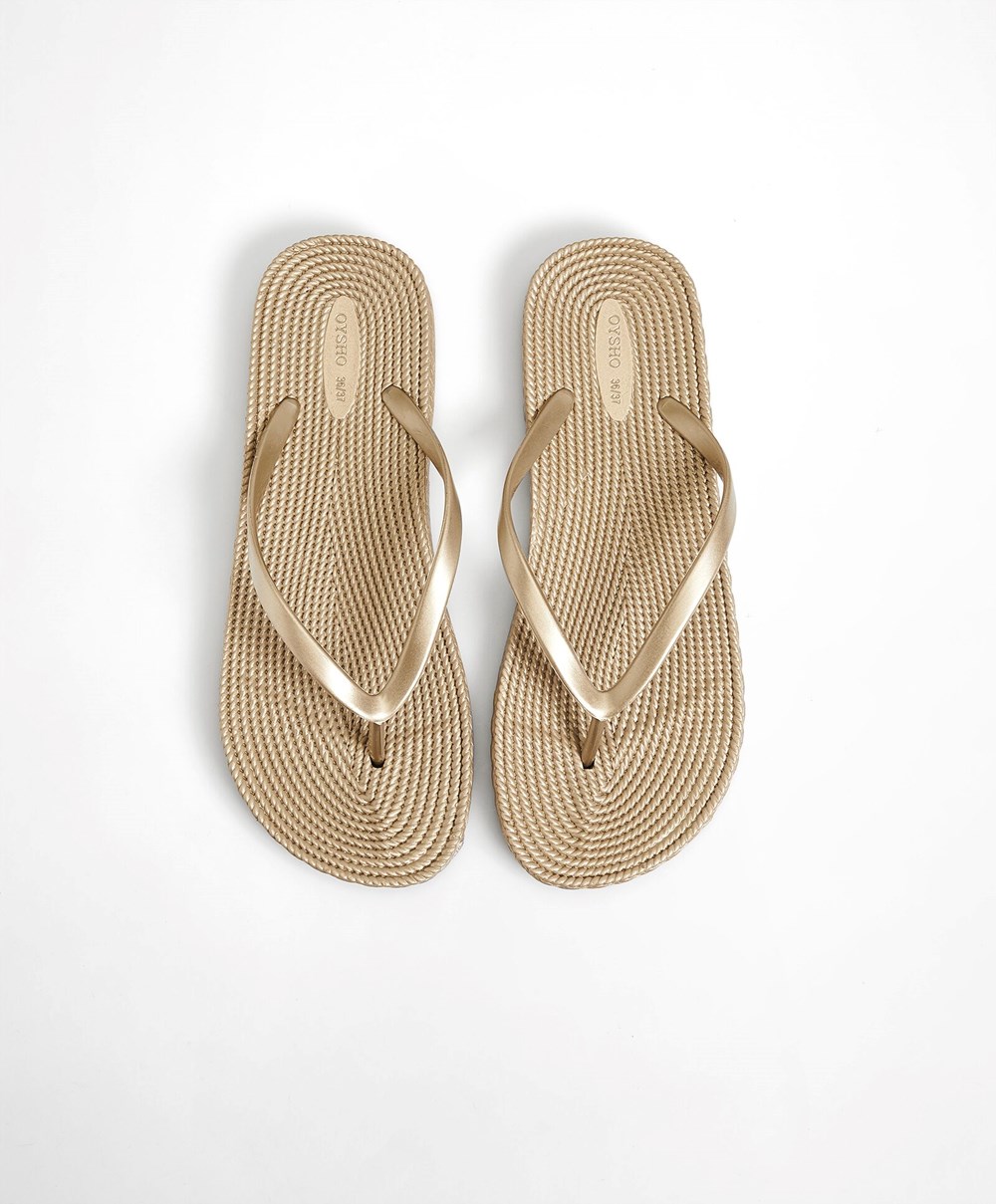 Gold Coloured Oysho Gold Textured Beach Sandals | CYPG92761