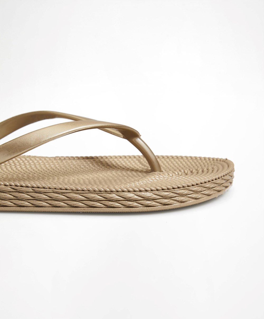 Gold Coloured Oysho Gold Textured Beach Sandals | CYPG92761