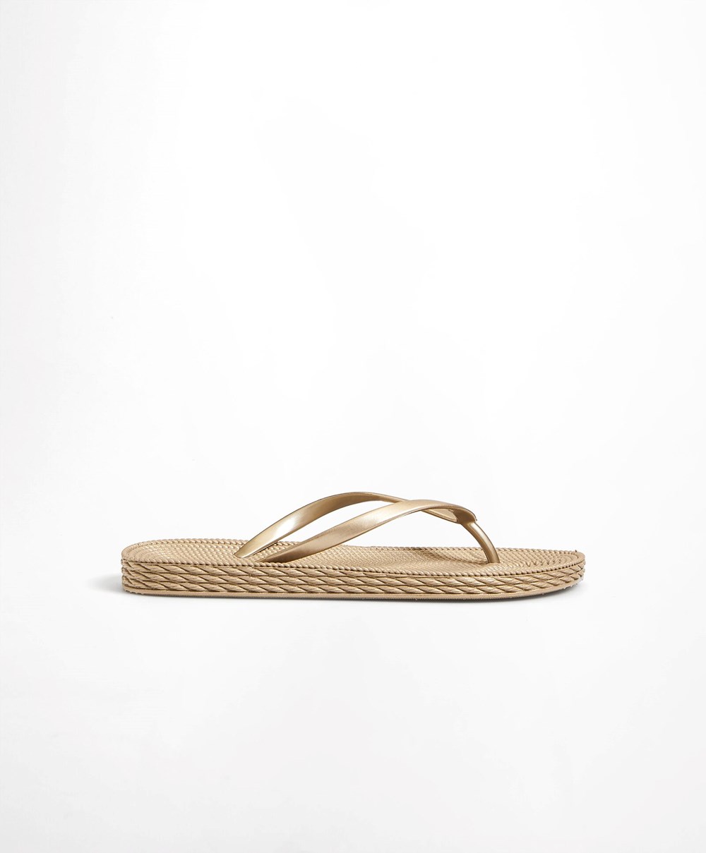 Gold Coloured Oysho Gold Textured Beach Sandals | CYPG92761