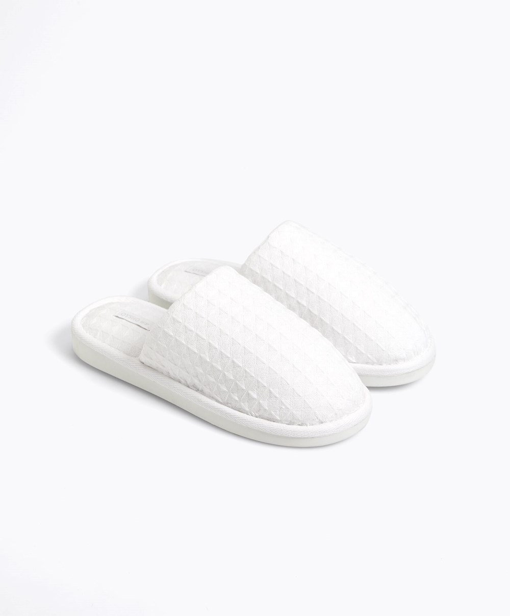 White Oysho Waffle Slippers | JAZF89017