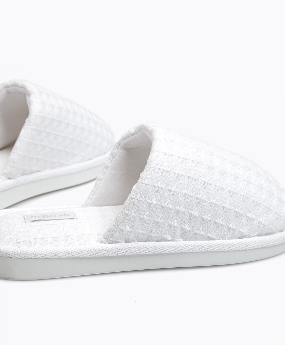 White Oysho Waffle Slippers | JAZF89017