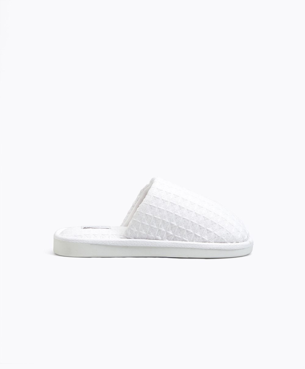 White Oysho Waffle Slippers | JAZF89017