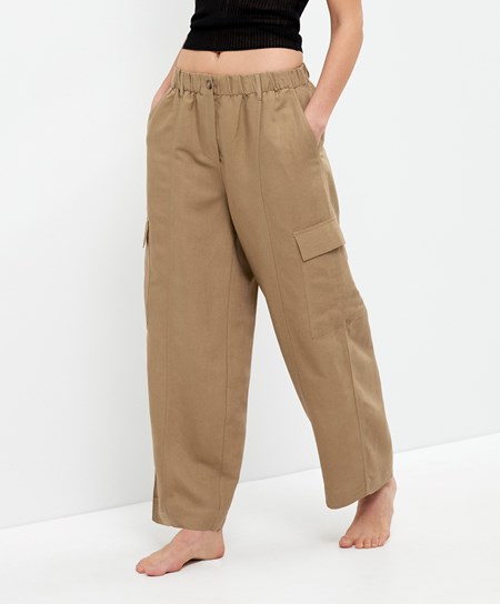 Tan Oysho Linen Cargo Trousers | WRDM97530